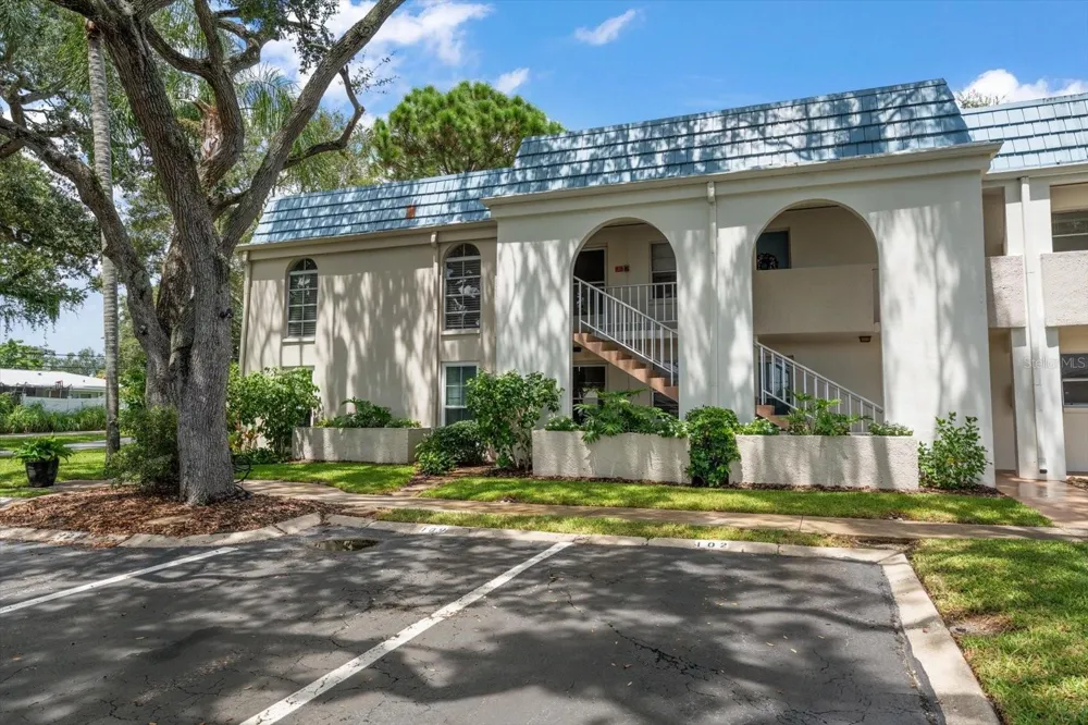 1975 W BAY DRIVE #109 Largo, FL 33770