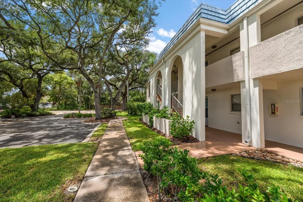 1975 W BAY DRIVE #109 Largo, FL 33770