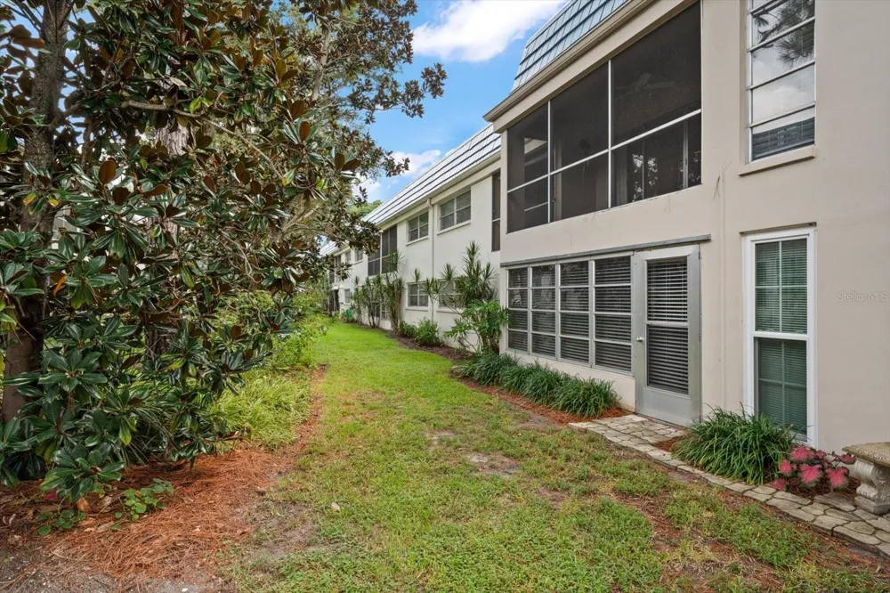 1975 W BAY DRIVE #109 Largo, FL 33770
