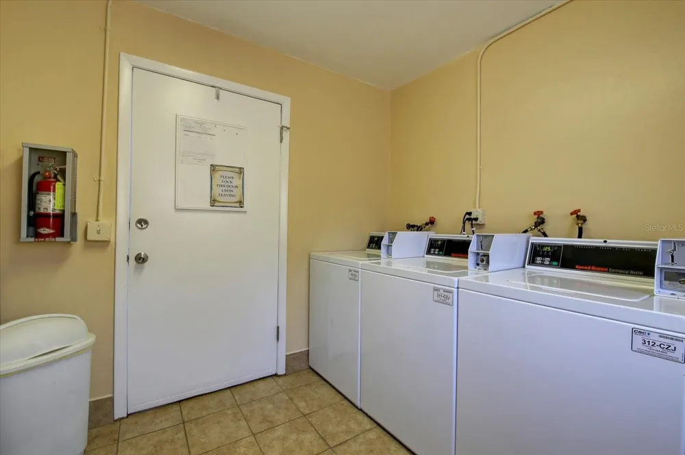 1975 W BAY DRIVE #109 Largo, FL 33770