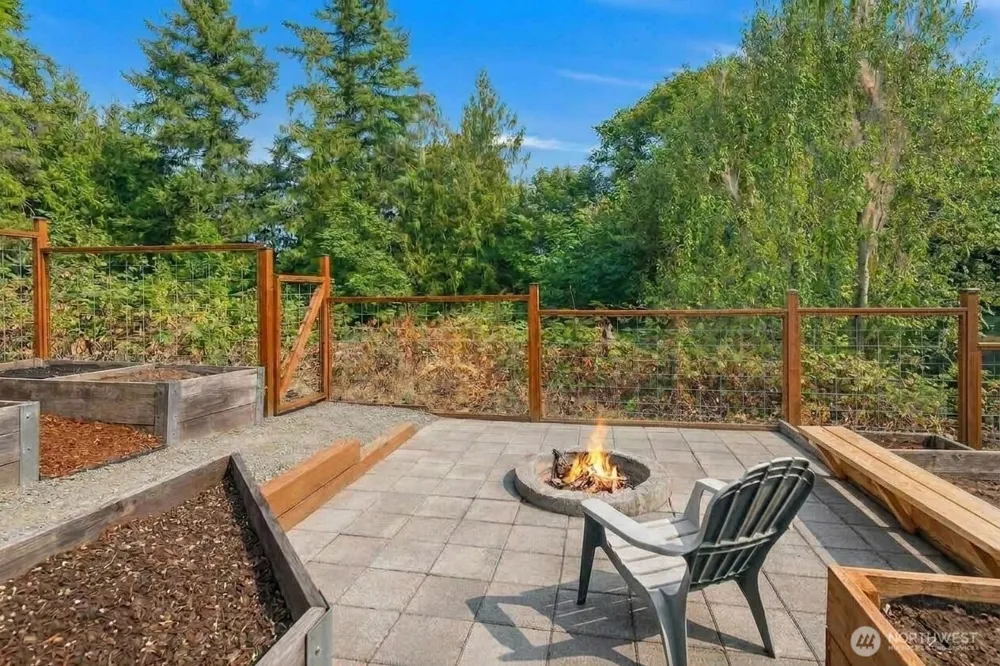 1718 292nd Place NE Carnation, WA 98014