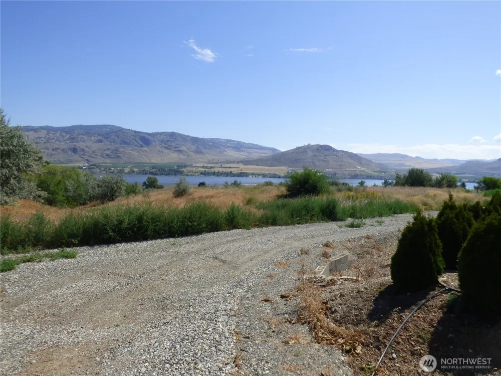 17 Swann Lane Oroville, WA 98844