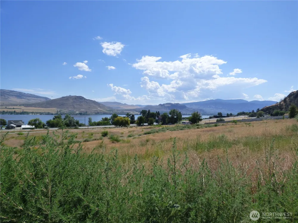 17 Swann Lane Oroville, WA 98844