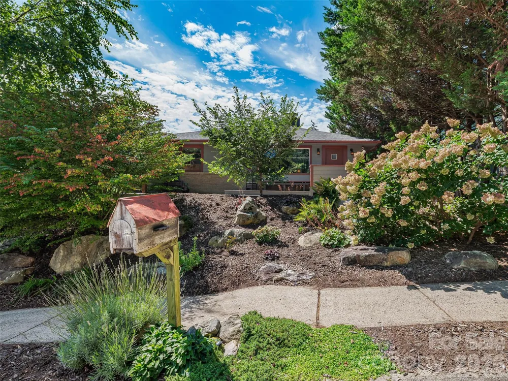 30 Maney Avenue Asheville, NC 28804