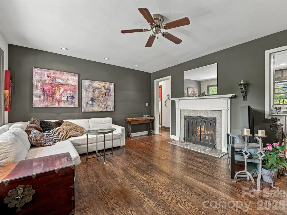 30 Maney Avenue Asheville, NC 28804