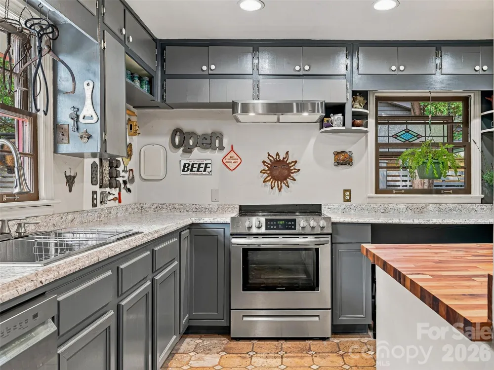 30 Maney Avenue Asheville, NC 28804