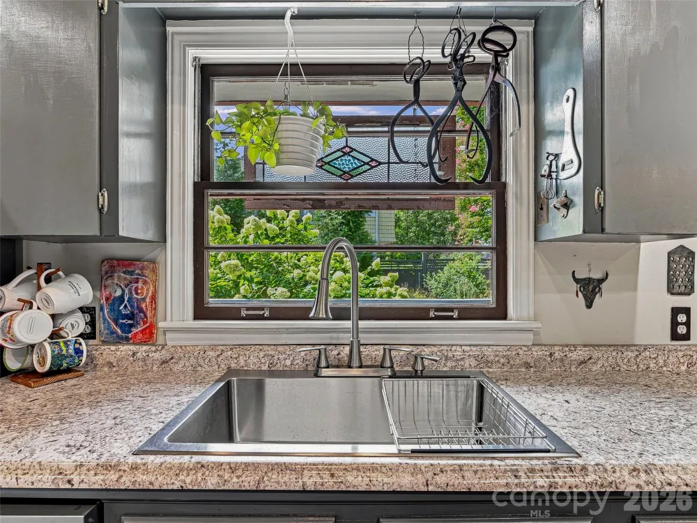 30 Maney Avenue Asheville, NC 28804