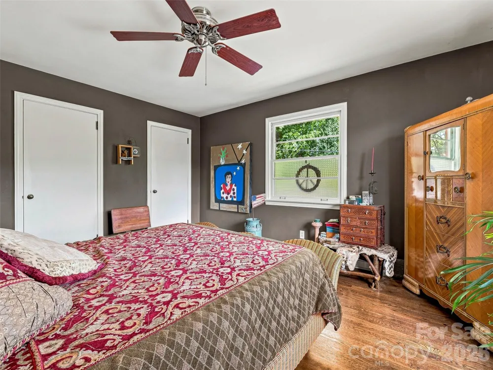 30 Maney Avenue Asheville, NC 28804