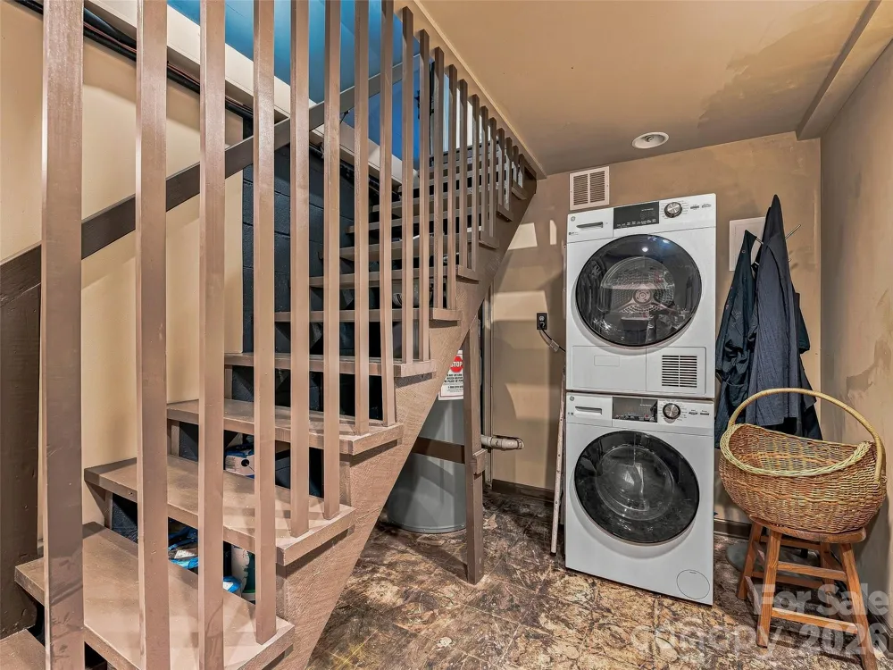 30 Maney Avenue Asheville, NC 28804