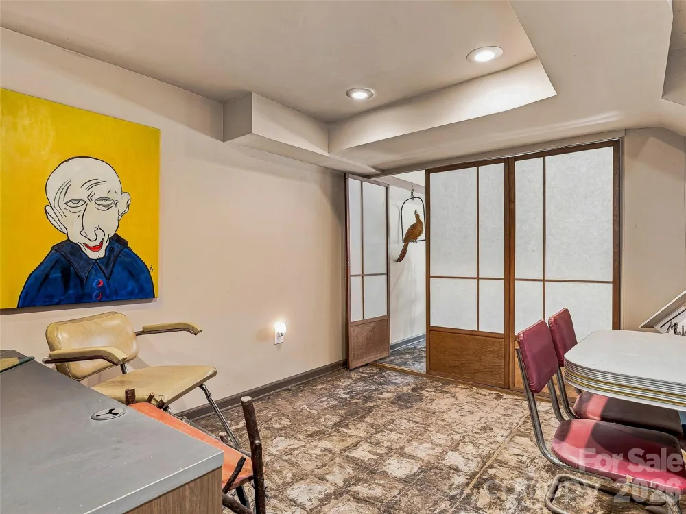 30 Maney Avenue Asheville, NC 28804