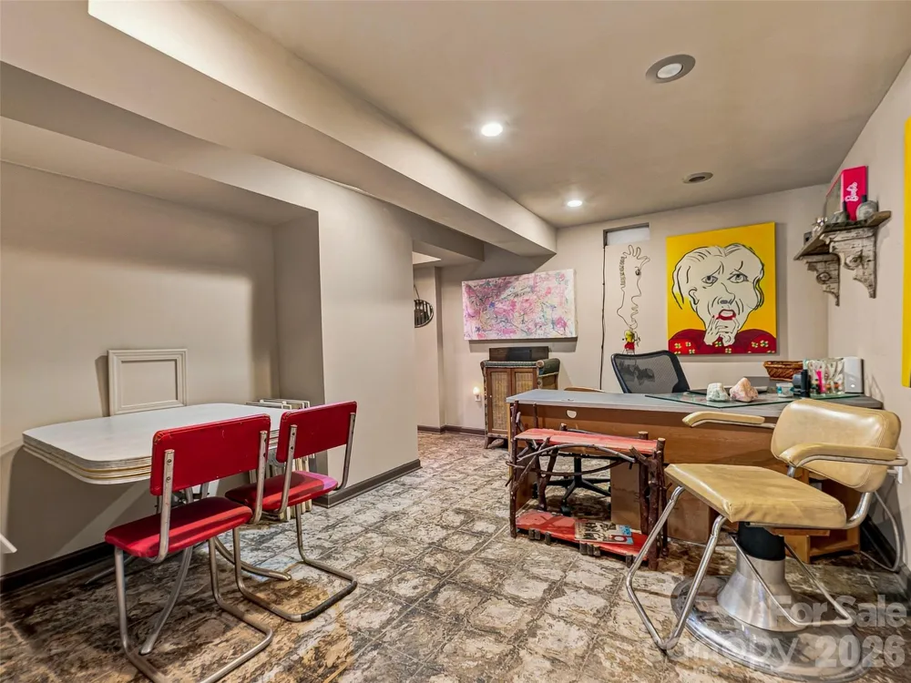 30 Maney Avenue Asheville, NC 28804