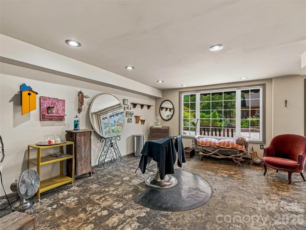 30 Maney Avenue Asheville, NC 28804
