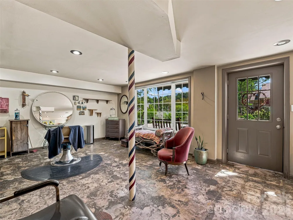 30 Maney Avenue Asheville, NC 28804