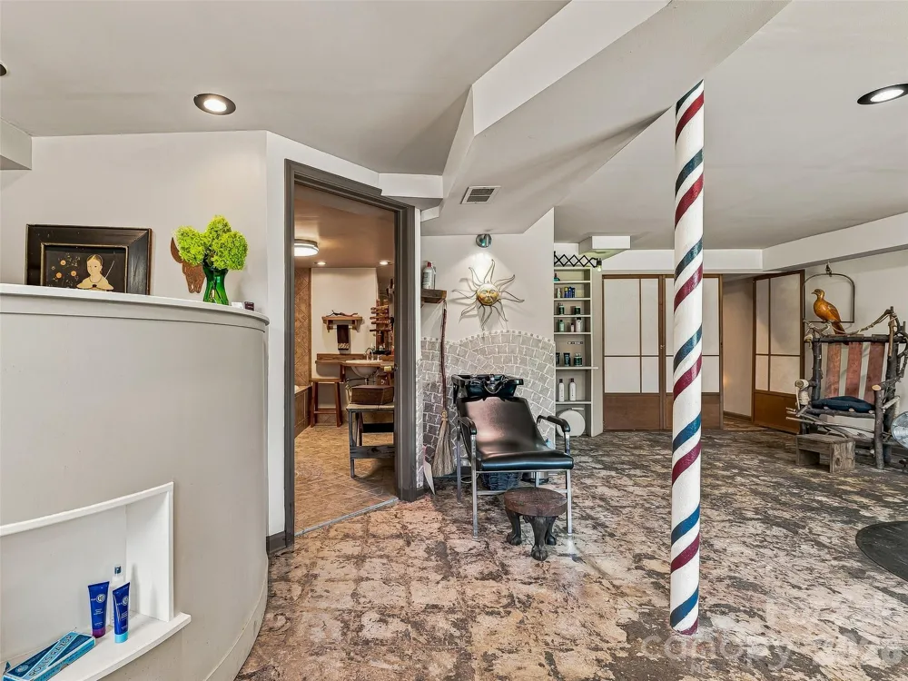 30 Maney Avenue Asheville, NC 28804