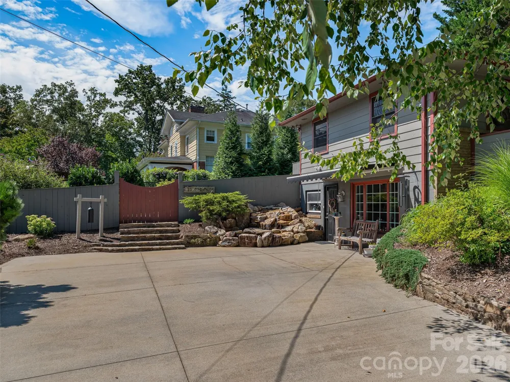 30 Maney Avenue Asheville, NC 28804