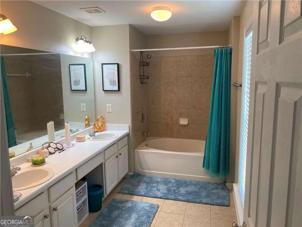 294 Balaban CIR Woodstock, GA 30188