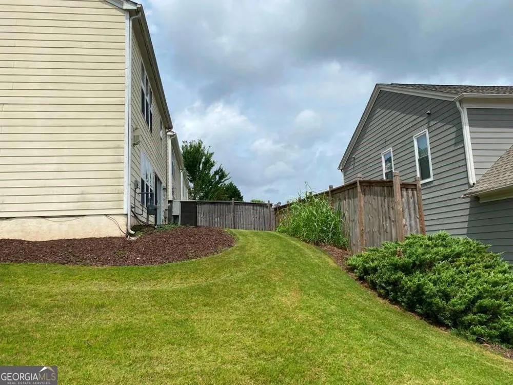 294 Balaban CIR Woodstock, GA 30188