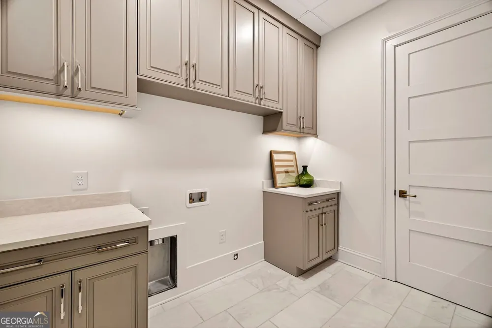 440 Geo Meyer AVE Savannah, GA 31401