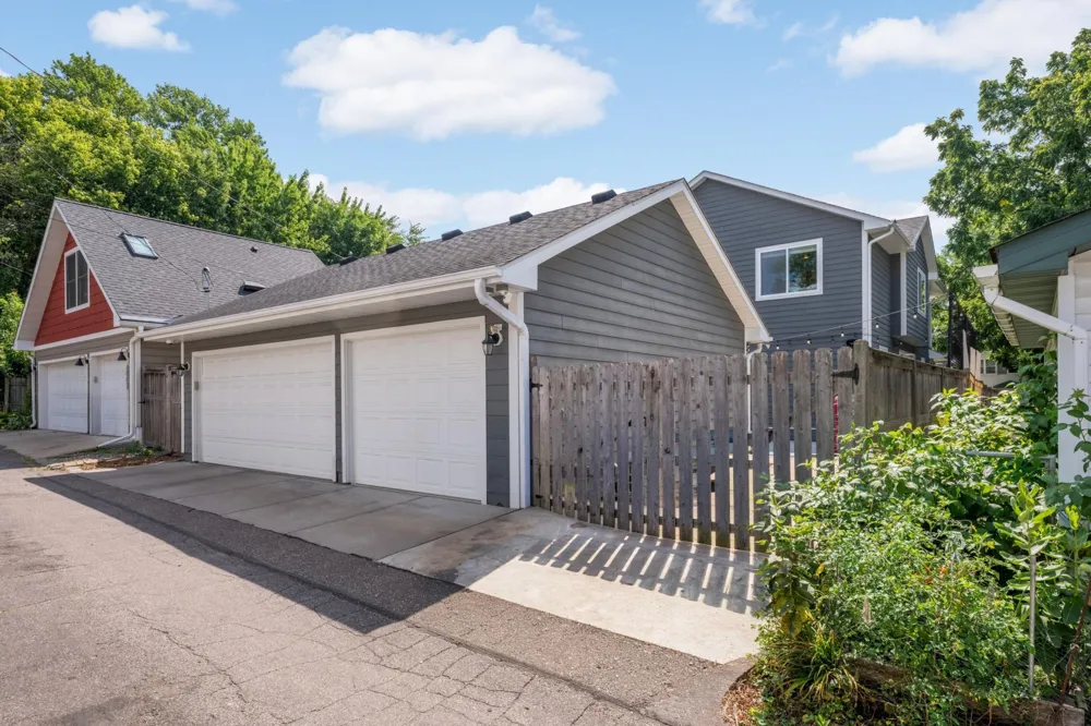 1905 Palace Avenue Saint Paul, MN 55105