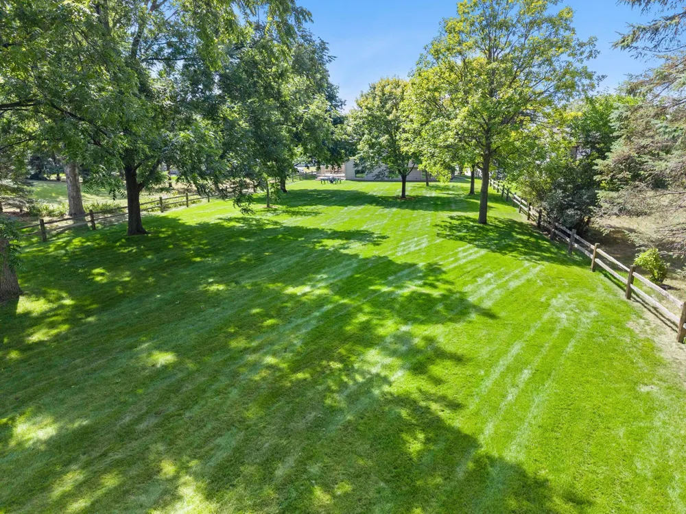 987 Kettle Creek Road Eagan, MN 55123