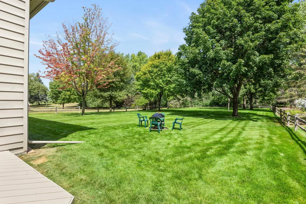 987 Kettle Creek Road Eagan, MN 55123