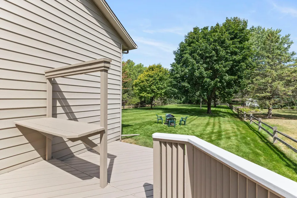 987 Kettle Creek Road Eagan, MN 55123
