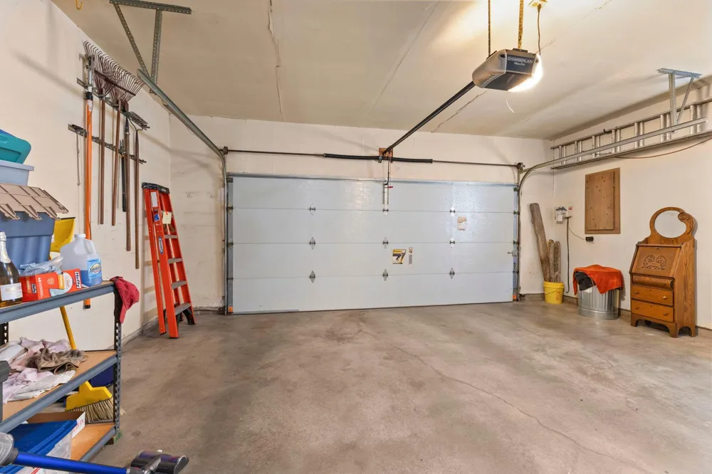 987 Kettle Creek Road Eagan, MN 55123