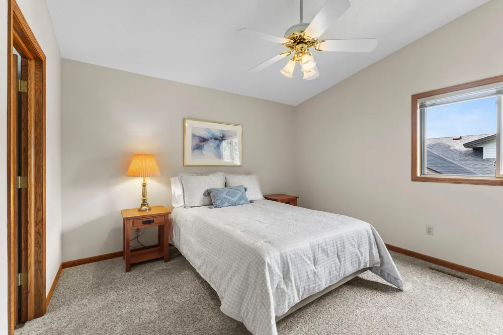 987 Kettle Creek Road Eagan, MN 55123
