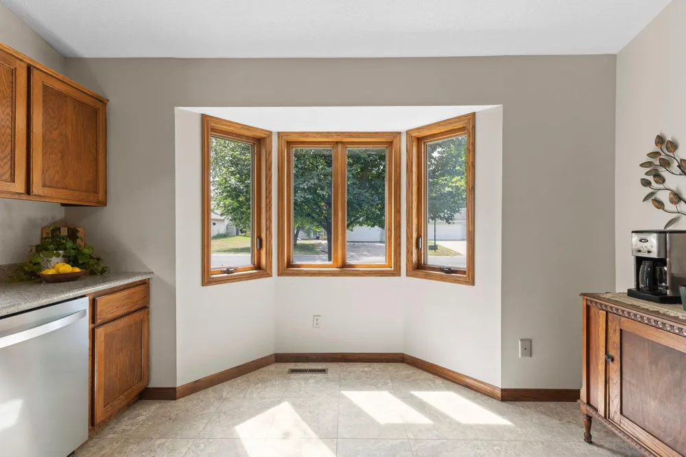 987 Kettle Creek Road Eagan, MN 55123
