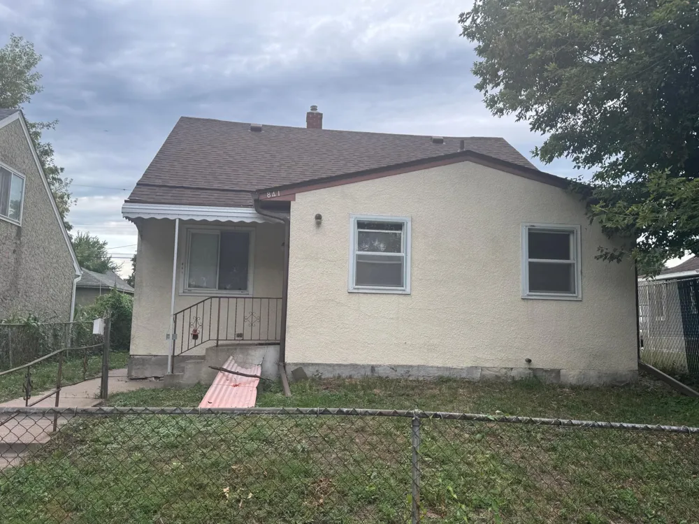 841 Case Avenue Saint Paul, MN 55106