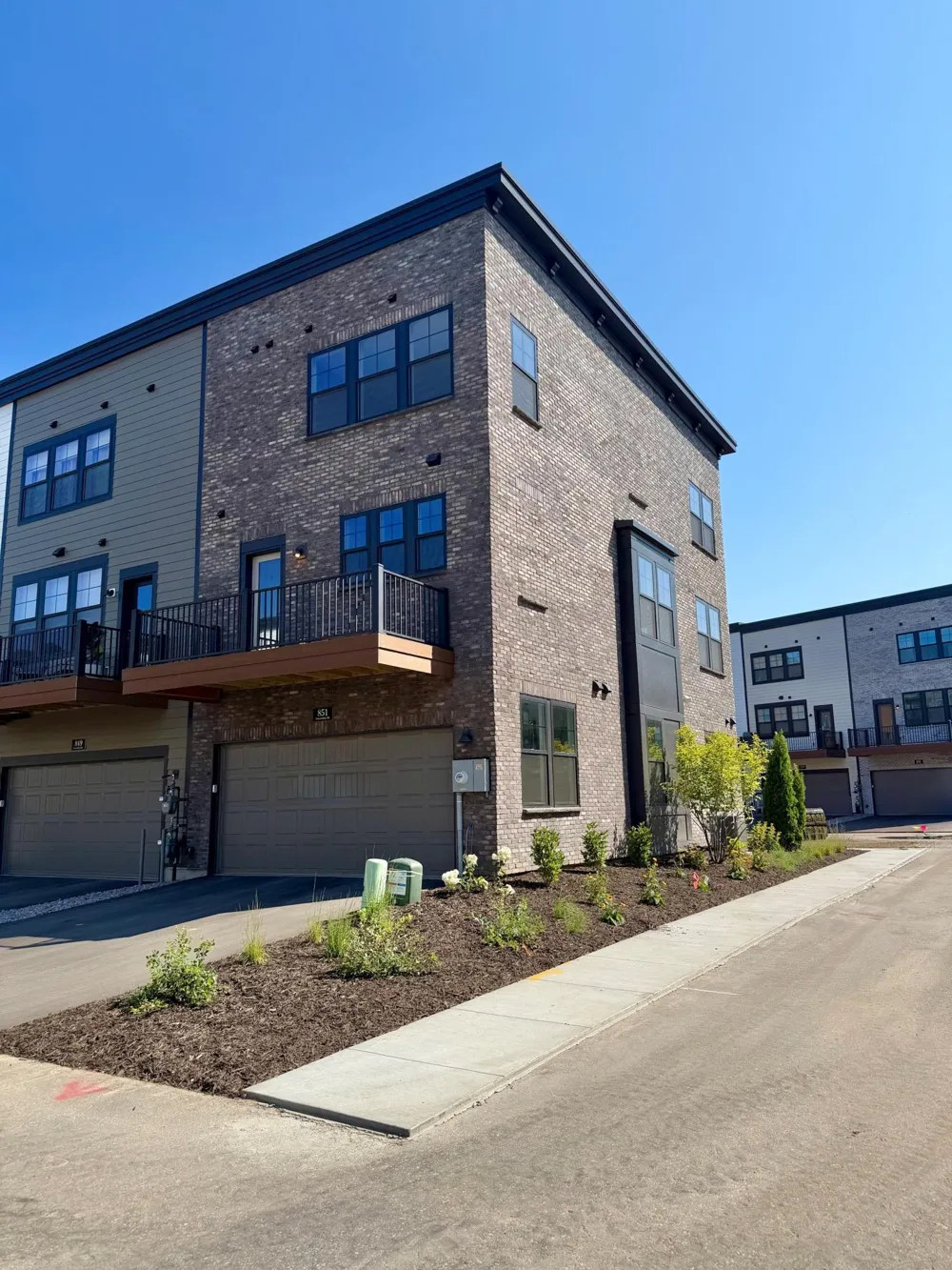 851 Sweetwater Drive Saint Paul, MN 55116