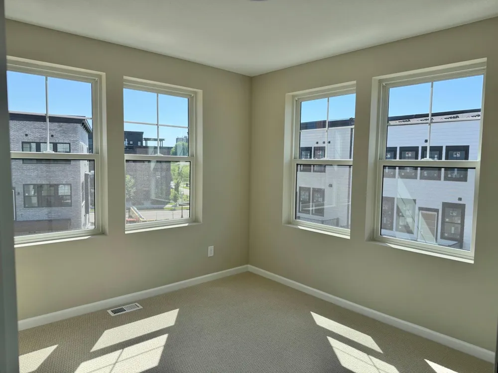 851 Sweetwater Drive Saint Paul, MN 55116