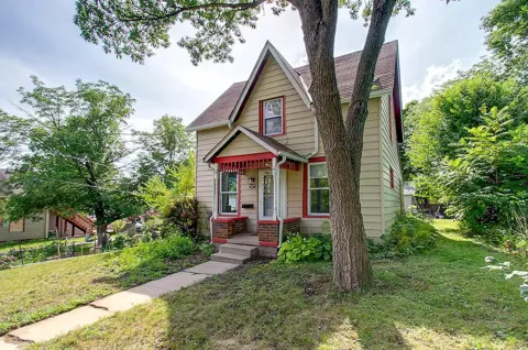 104 Linden Street S