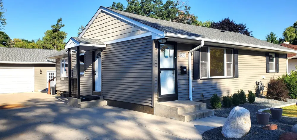 833 24th Avenue South Saint Paul, MN 55075