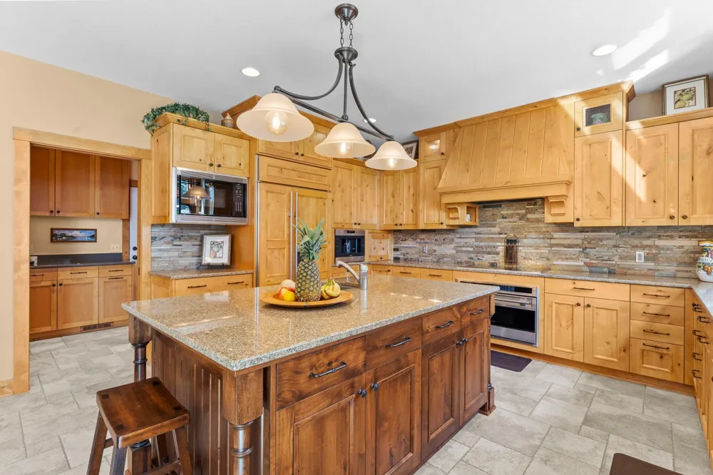 945 Quentin Avenue S Lakeland, MN 55043