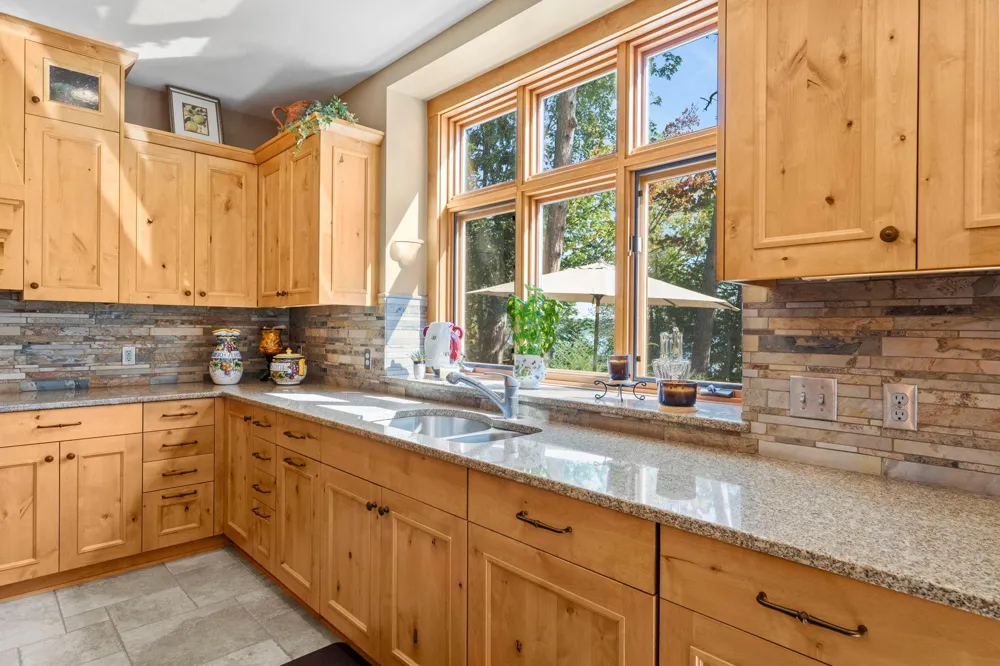945 Quentin Avenue S Lakeland, MN 55043