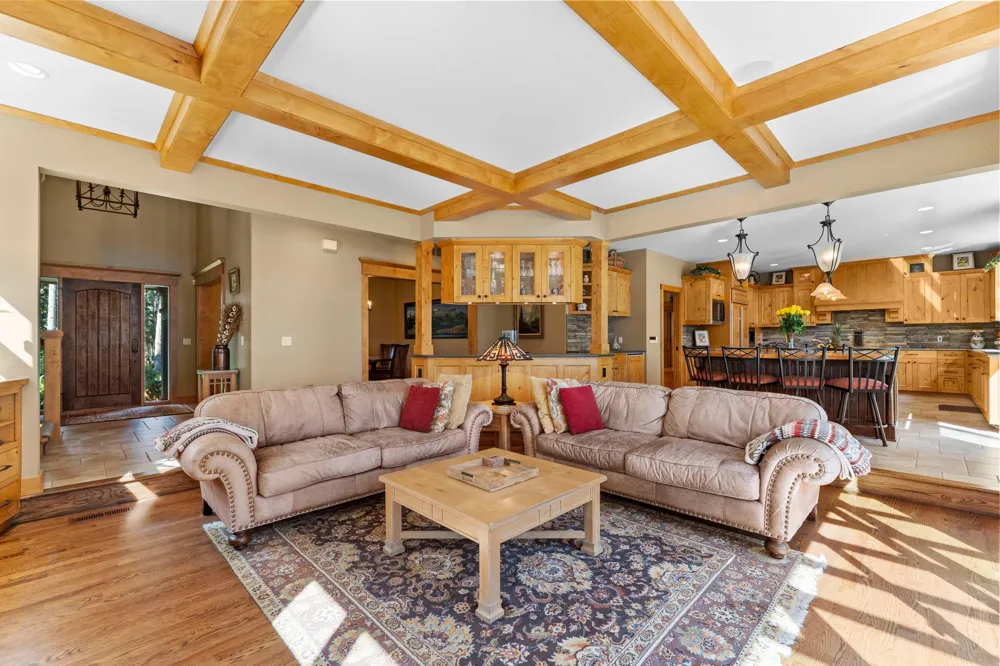 945 Quentin Avenue S Lakeland, MN 55043