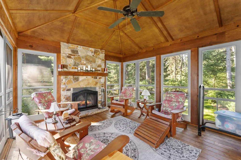 945 Quentin Avenue S Lakeland, MN 55043