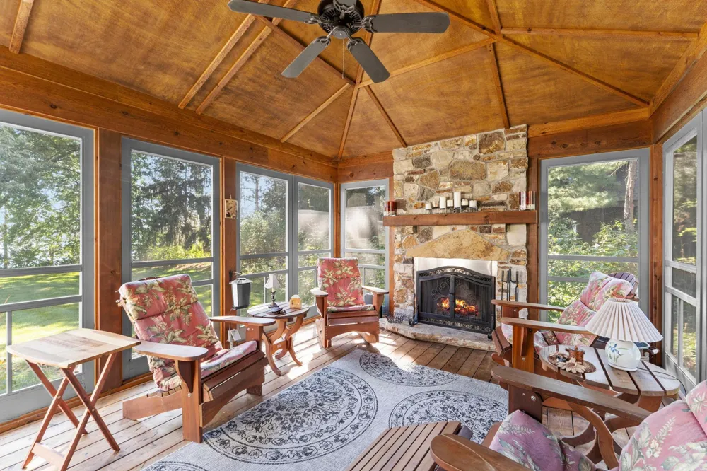 945 Quentin Avenue S Lakeland, MN 55043