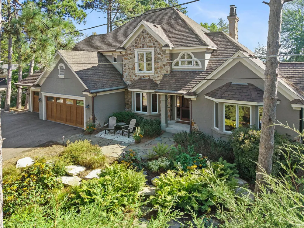 945 Quentin Avenue S Lakeland, MN 55043