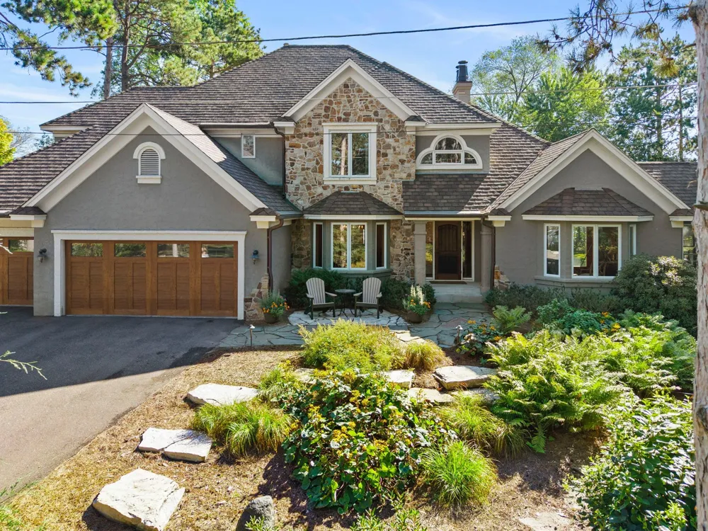 945 Quentin Avenue S Lakeland, MN 55043