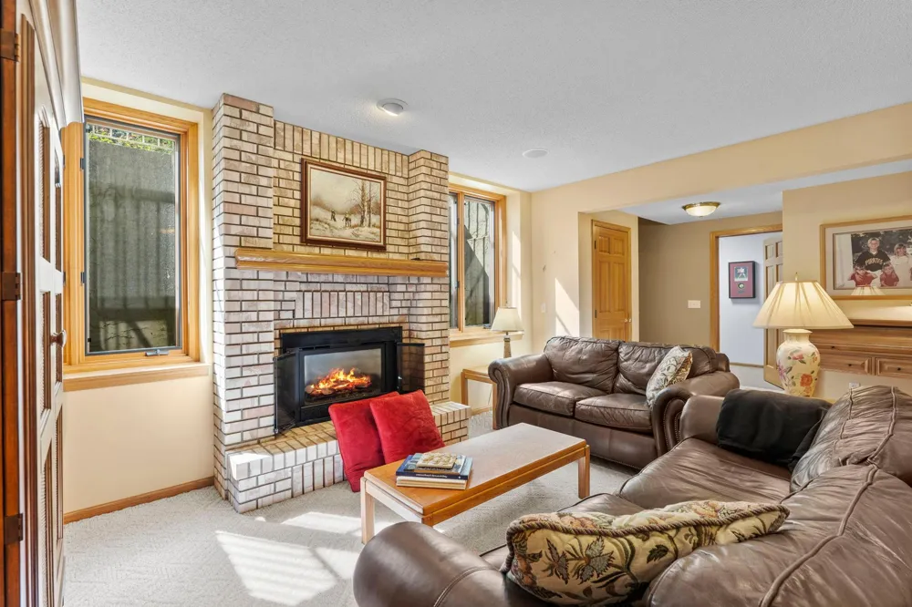 945 Quentin Avenue S Lakeland, MN 55043