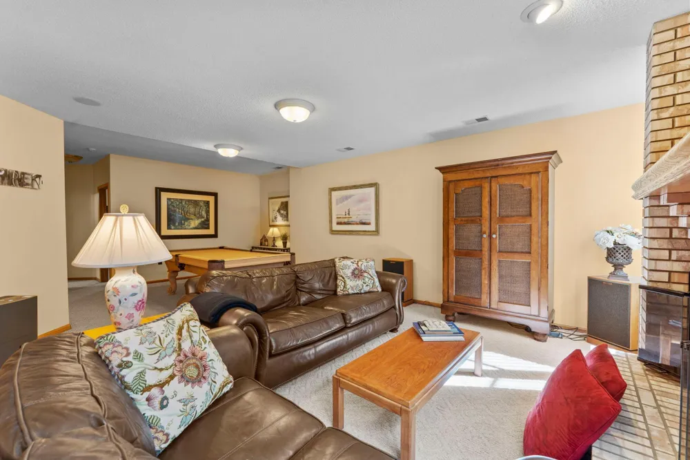 945 Quentin Avenue S Lakeland, MN 55043