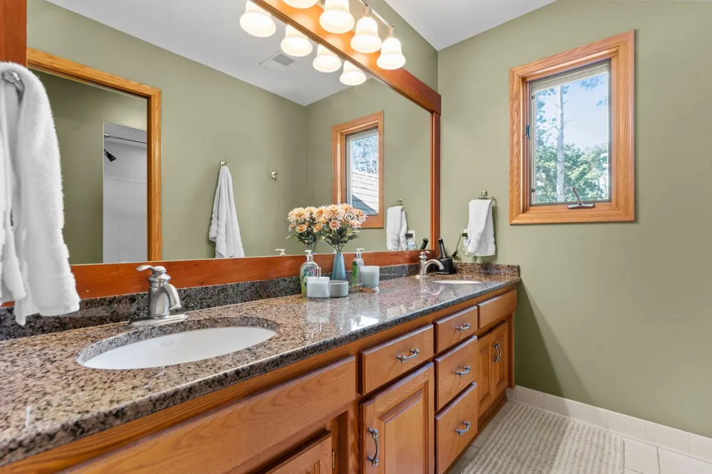 945 Quentin Avenue S Lakeland, MN 55043