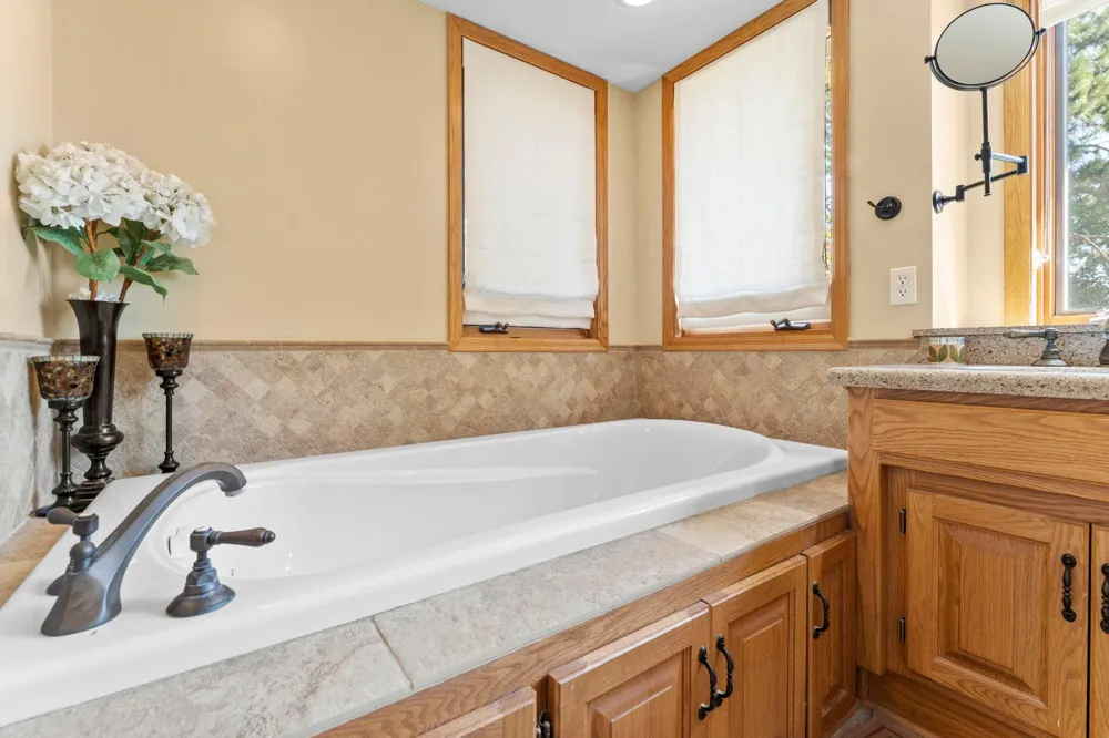 945 Quentin Avenue S Lakeland, MN 55043