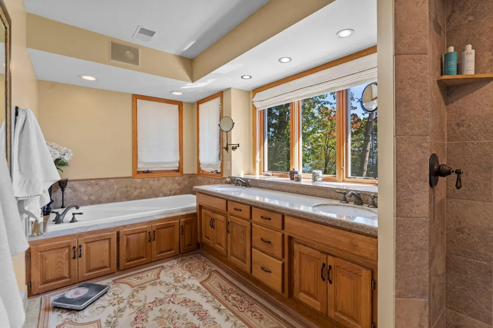 945 Quentin Avenue S Lakeland, MN 55043