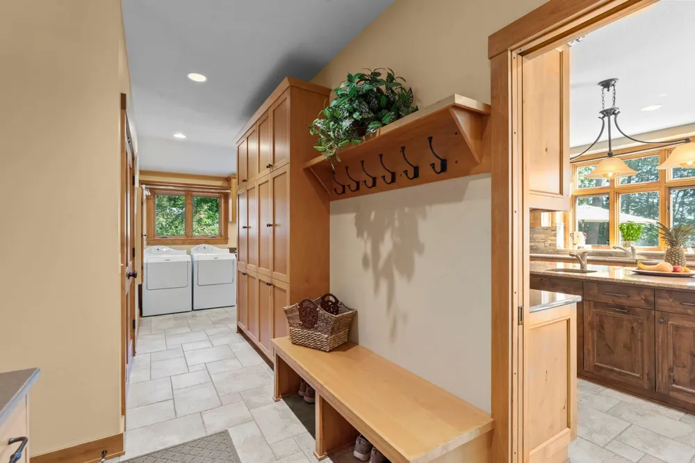 945 Quentin Avenue S Lakeland, MN 55043
