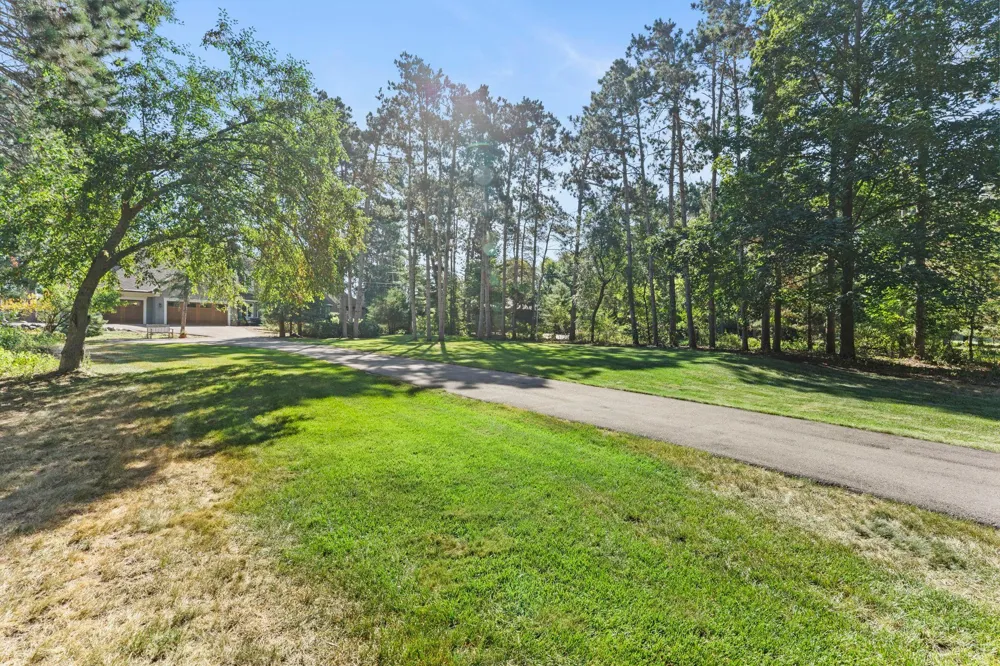 945 Quentin Avenue S Lakeland, MN 55043