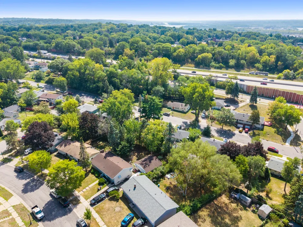 1523 Old Hudson Road Saint Paul, MN 55106