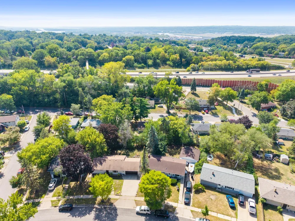 1523 Old Hudson Road Saint Paul, MN 55106